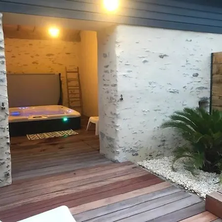 بيت للعطل Le Bois Des Treans *